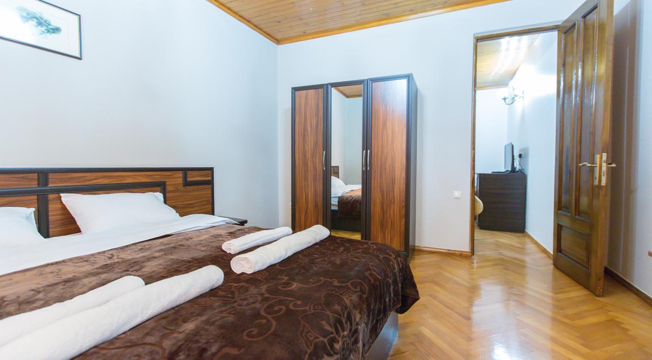 באטומי Hotel Cattaleya מראה חיצוני תמונה