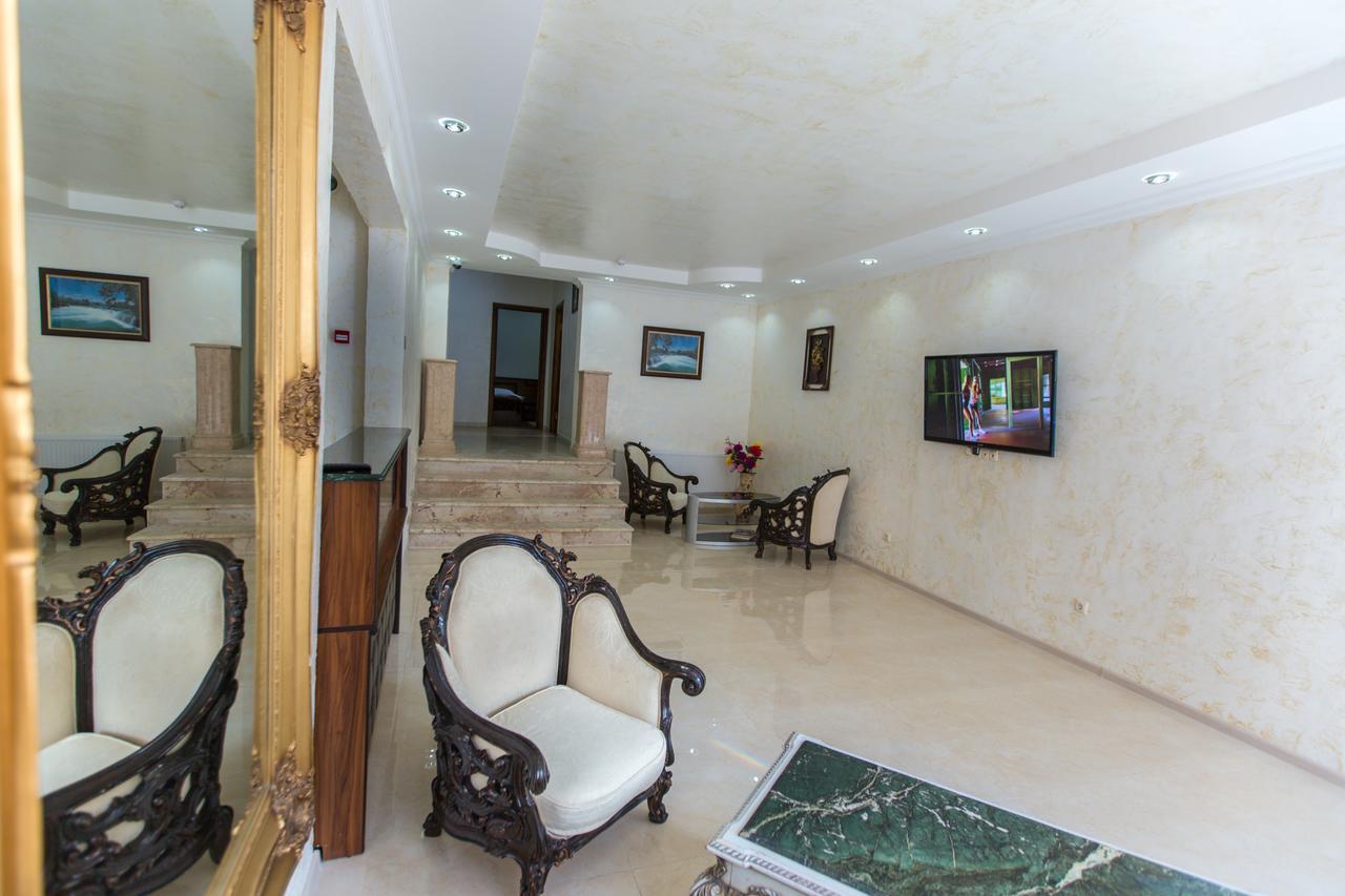 באטומי Hotel Cattaleya מראה חיצוני תמונה