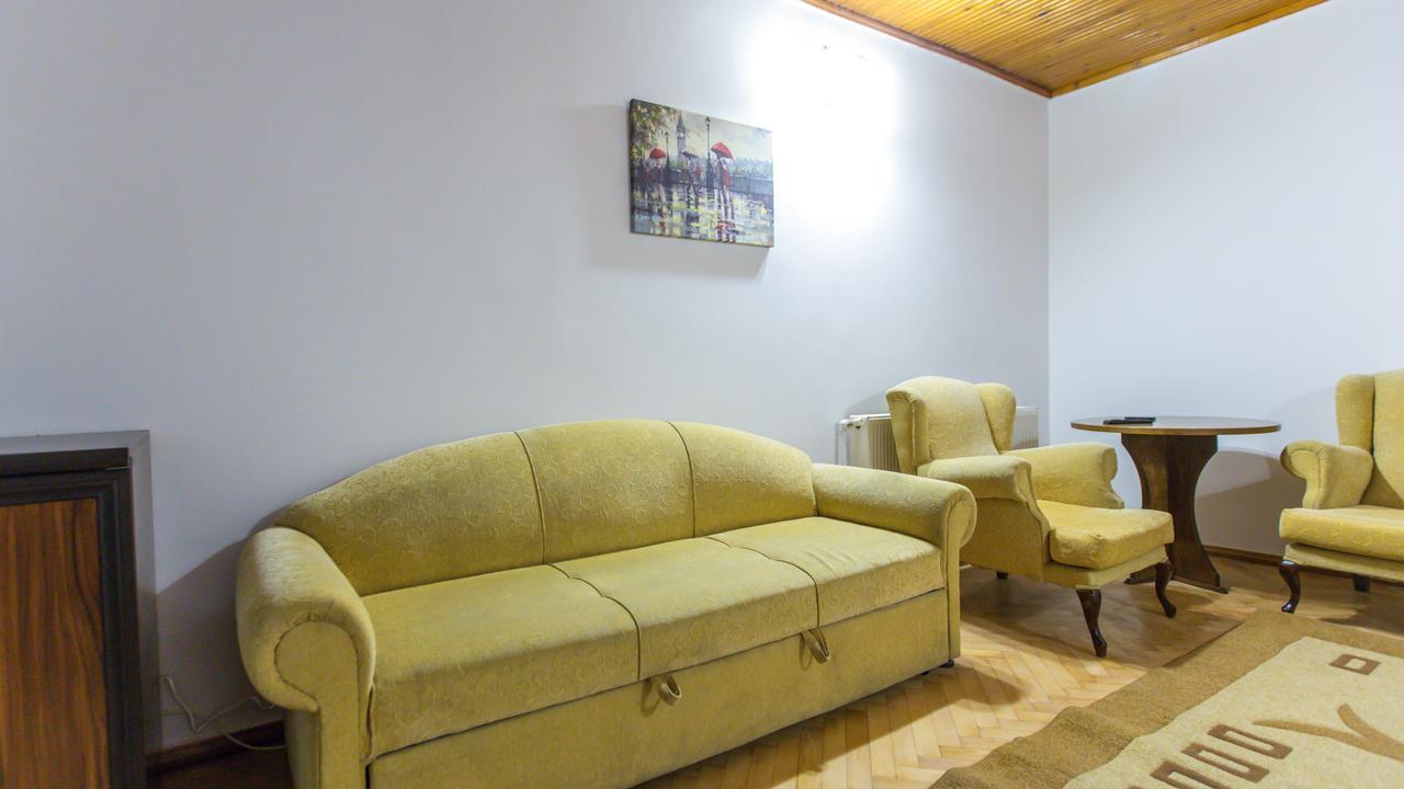 באטומי Hotel Cattaleya מראה חיצוני תמונה