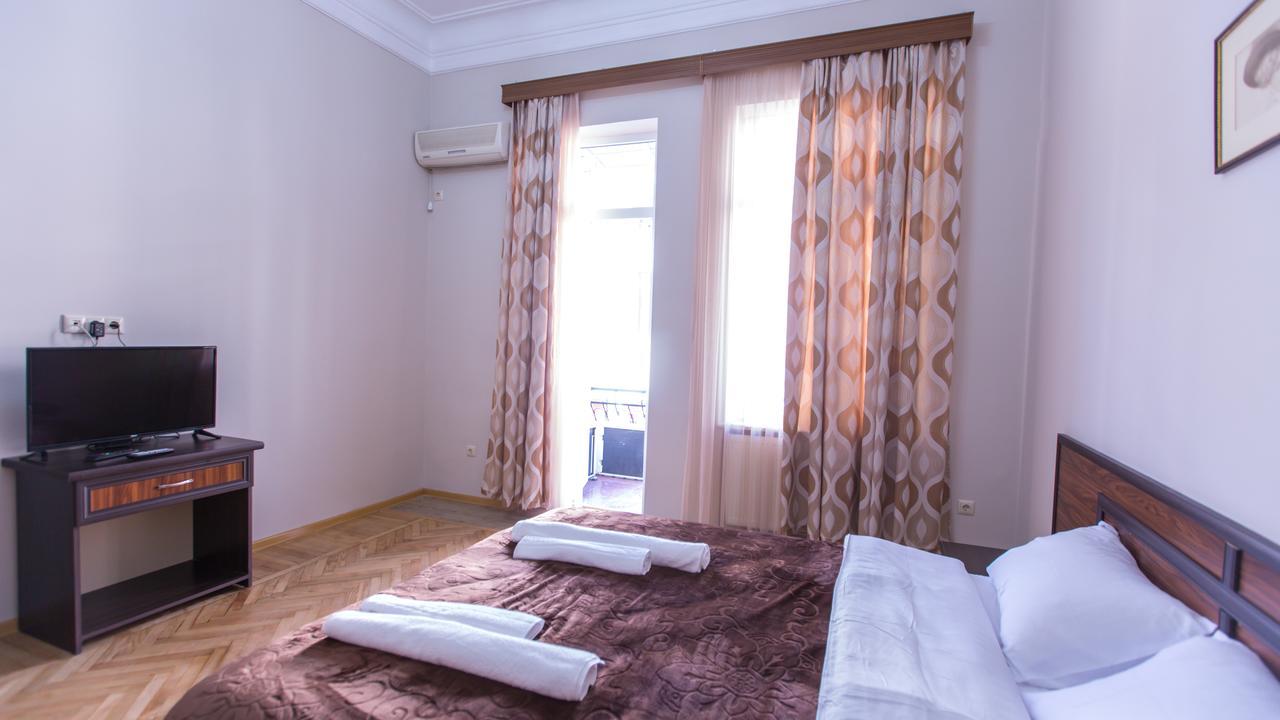 באטומי Hotel Cattaleya מראה חיצוני תמונה